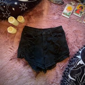 RanCan LA 🖤 Ripped Shorts ✨ Size 7